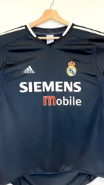 2004_05-Real_Madrid-Extérieur-(L)6