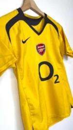 2005_06-Arsenal-Extérieur-(10:12a)2