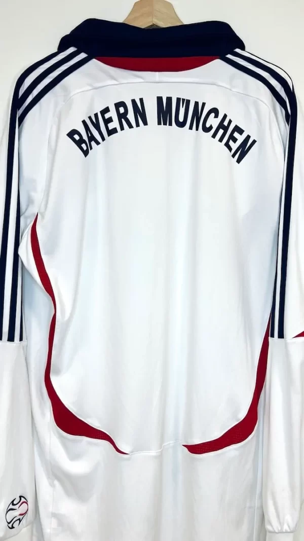 2006_07-Bayern_Munich-Extérieur-(XL)1