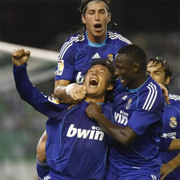 2008_09-Real_Madrid-Extérieur-(S)2