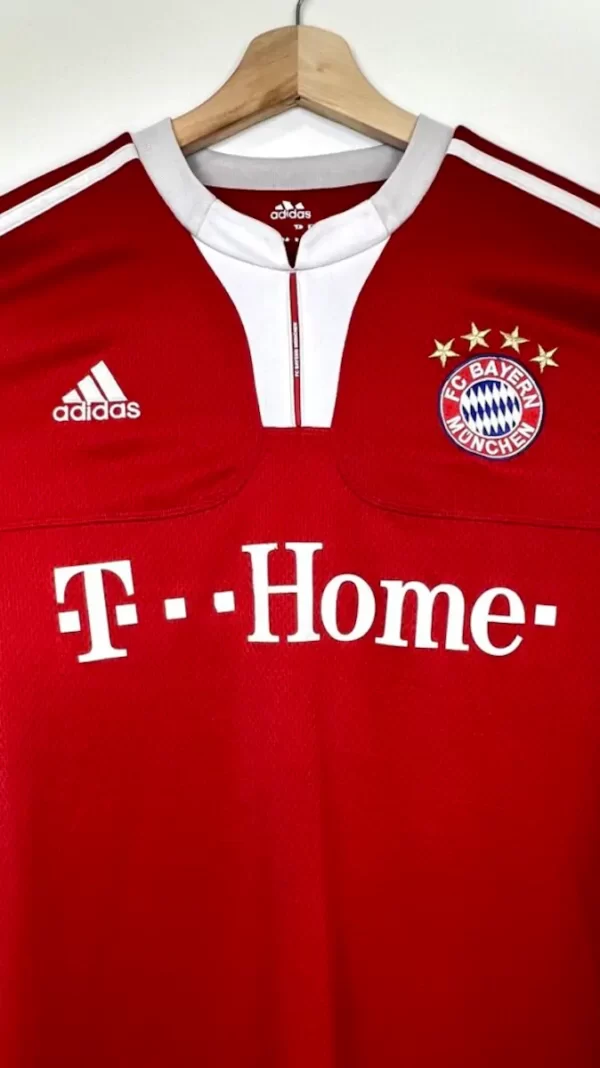 2009_10-Bayern_Munich-Domicile–Robben_10-(L)1