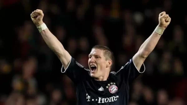 2009_10-Bayern_Munich-Extérieur–Schweinsteiger_31 1