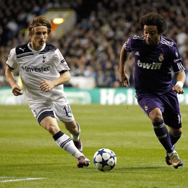 2010_11-Real_Madrid-Third-(M)1