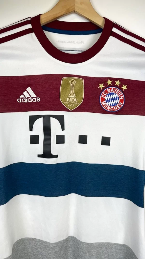 2014_15-Bayern_Munich-Extérieur-Lewandowski_9-(M)15