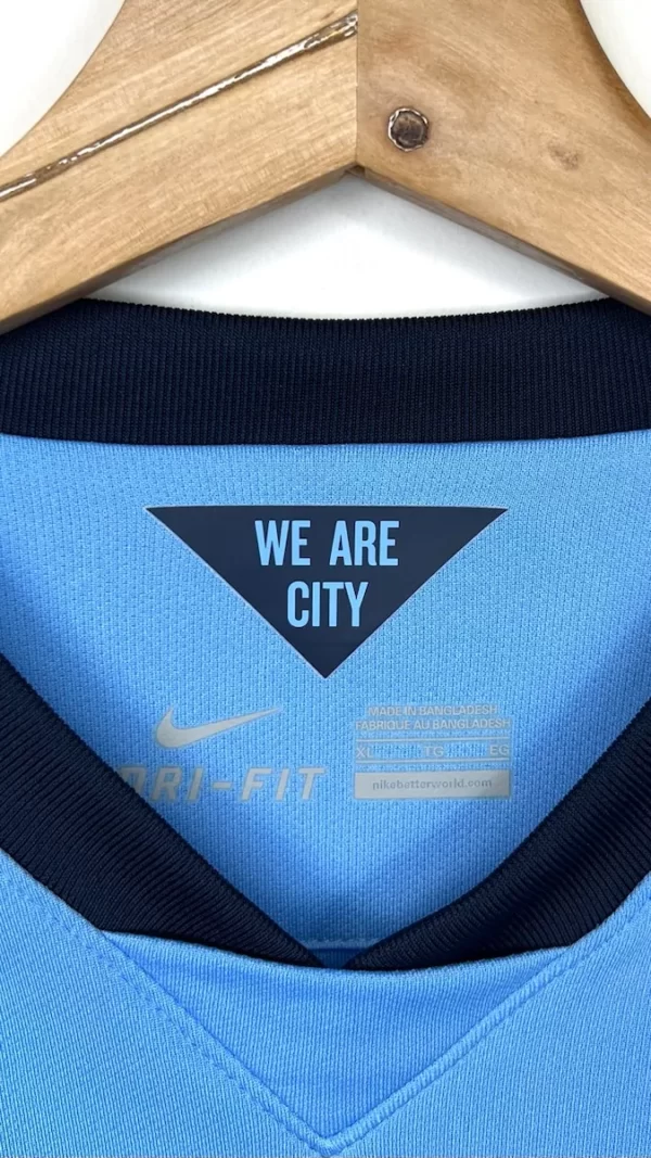 2014_15-Manchester_City-Domicile-Kompany_4-(XL)1