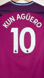 2017_18-Manchester_City-Extérieur-Kun_Agüero-10-(L)1