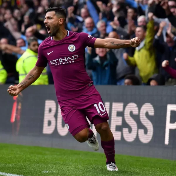 2017_18-Manchester_City-Extérieur-Kun_Agüero-10-(L)1