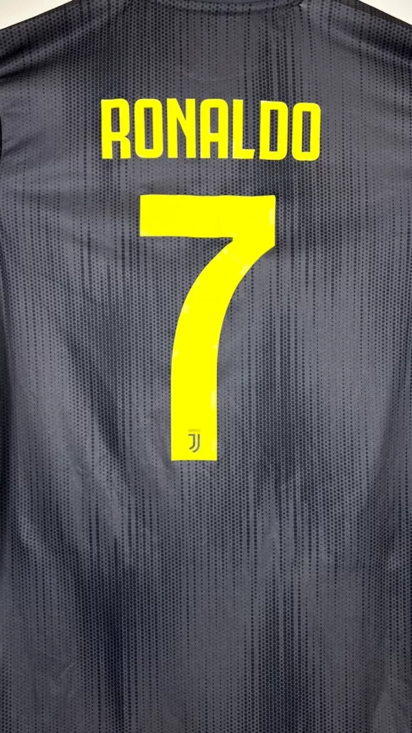 2018_19-Juventus-Third-Ronaldo_7-(L)2