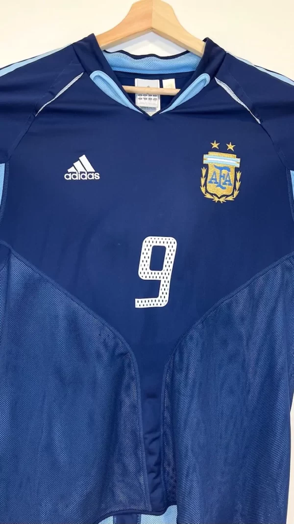 2004_05-Argentine-Extérieur-Crespo_9-(L)6