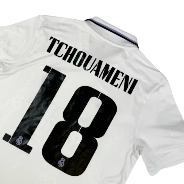 Maillot du Real Madrid 2022 23 Domicile Tchouameni 18