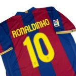 Maillot de Barcelone 2007 08 Domicile Ronaldinho 10