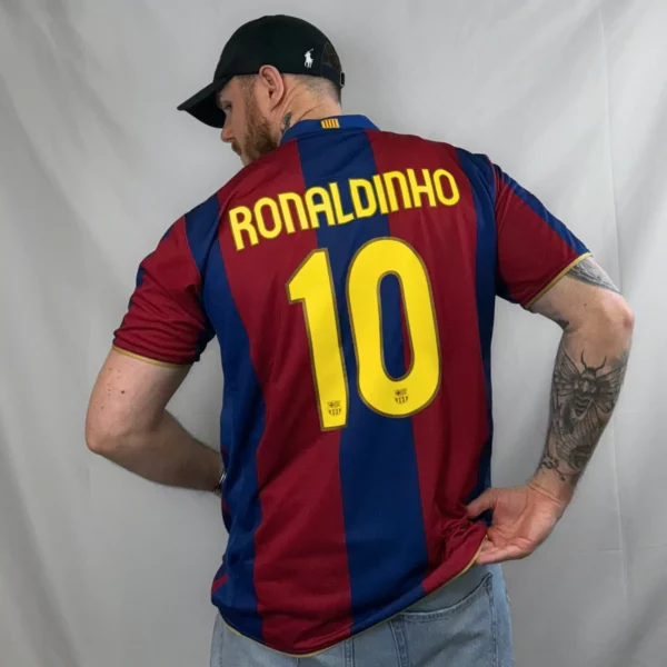Maillot de Barcelone 2007 08 Domicile Ronaldinho 10
