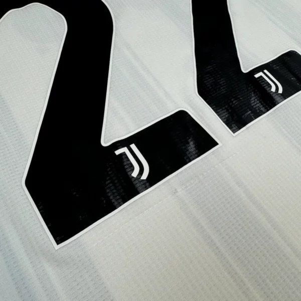 Maillot de la Juventus 2020 21 Domicile Chiesa 22