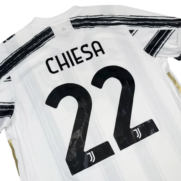 Maillot de la Juventus 2020 21 Domicile Chiesa 22