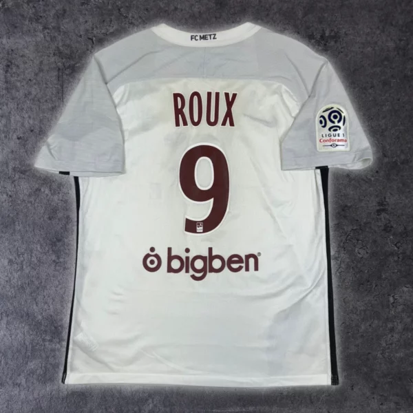 Maillot du FC Metz 2017 18 Extérieur Roux 9 porté