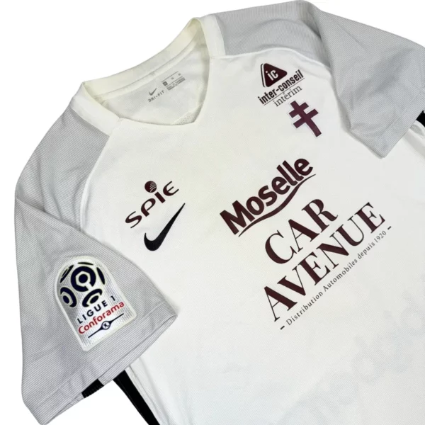 Maillot du FC Metz 2017 18 Extérieur Roux 9 porté