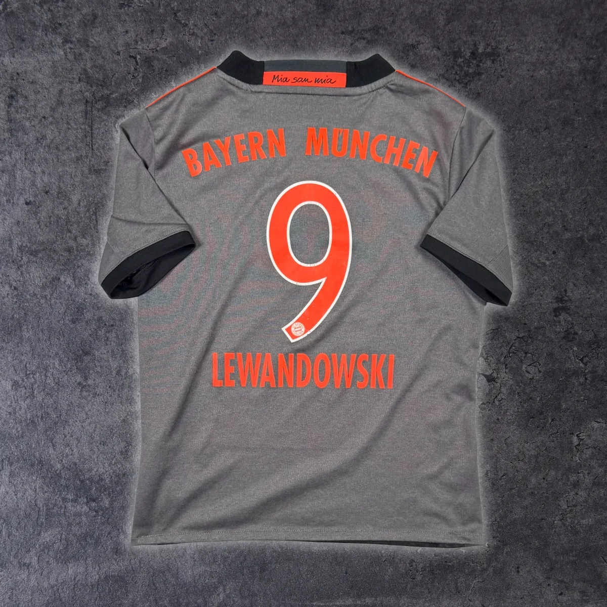 2016/17 Bayern Munich Extérieur - Lewandowski 9 (9/10a)