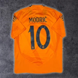 2024/25 Real Madrid Extérieur - Modric 10 *PRO* (L)