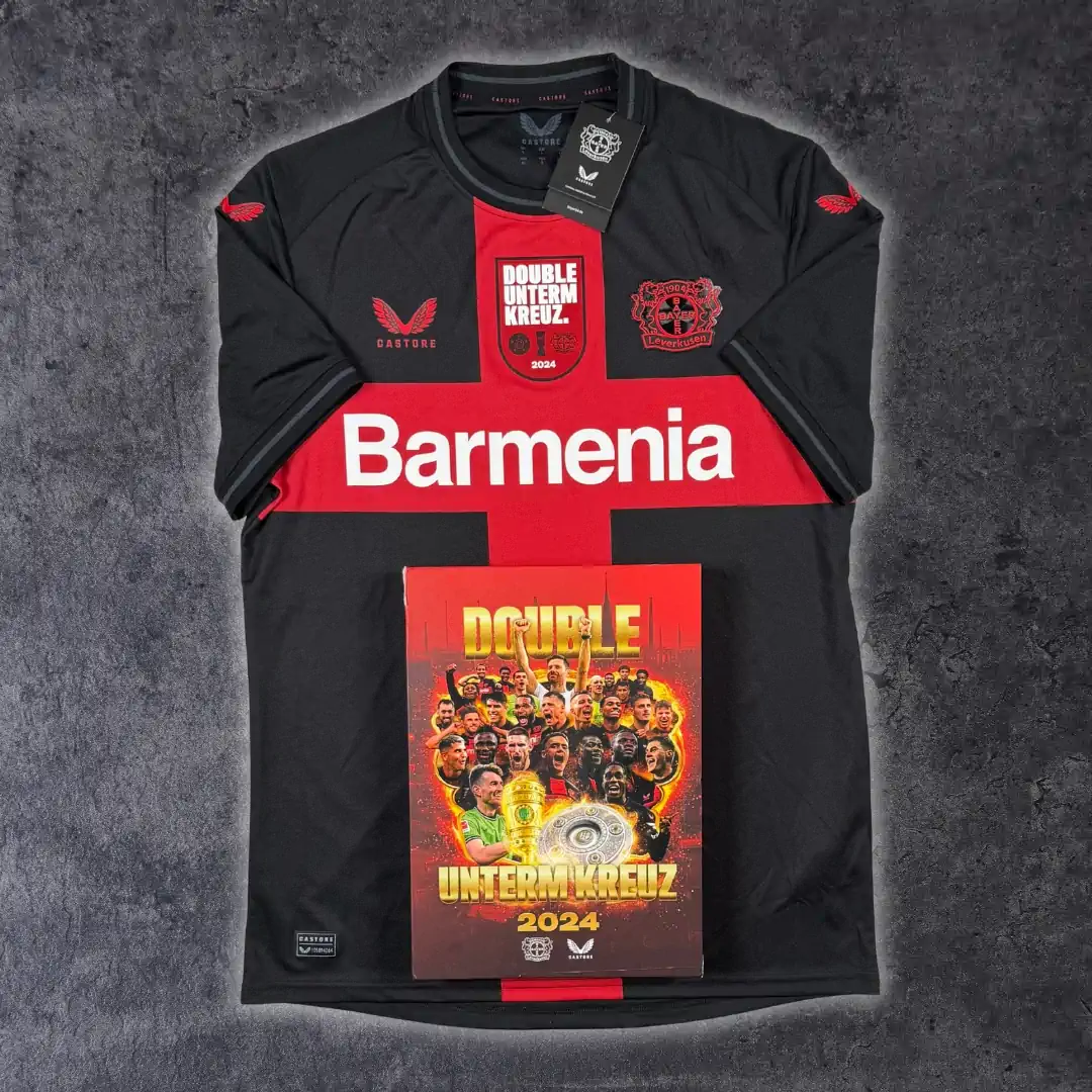 2023/24 Bayer Leverkusen Domicile *BOX DOUBLE CUP WINNERS* (L)